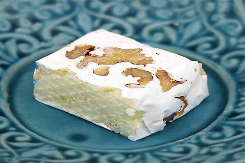 شیرینی نوقا تبریز با طعم اصیل و دلنشین